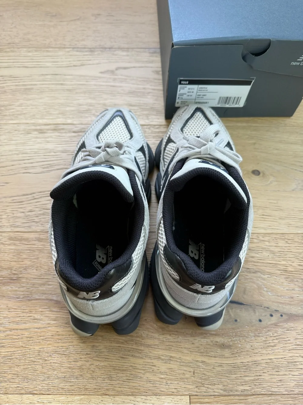 New Balance New Balance 9060 - Unisex - Timberwolf